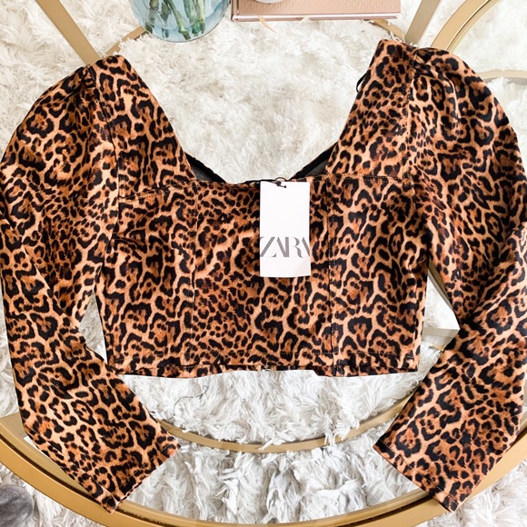 Cropped Top - Picture 2 of 3